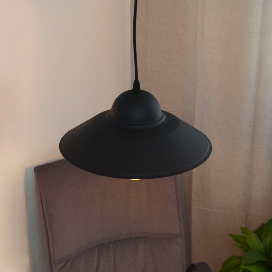 Kattokruunu johdossa SORAPIS 1xE27/15W/230V musta