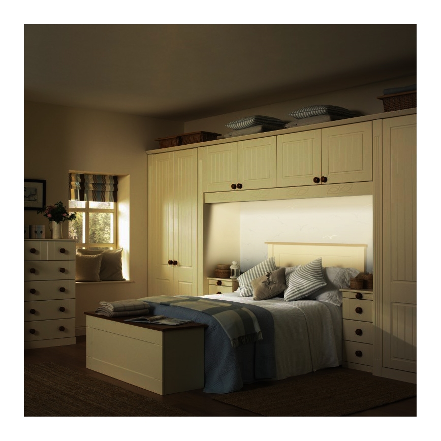Keittiökaappien alla oleva LED-valo anturilla LED/9W/12/230V 4000K