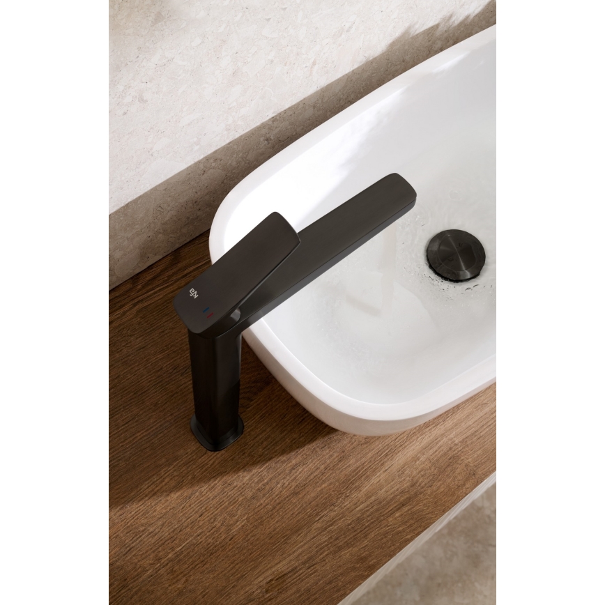 KFA Armatura 4522-825-81 - Lavuaarihana + MALAGA 17 cm pohjaventtiili musta