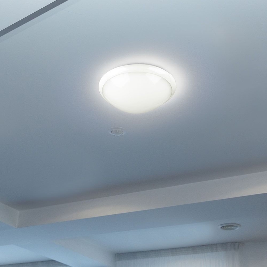 Kylpyhuoneen kattovalaisin anturilla 1xE27/60W/230V IP44 ø 29,6 cm