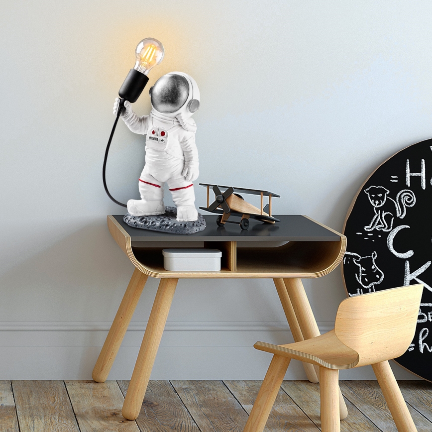 Lasten pöytävalaisin ASTRONAUT 1xE27/40W/230V hopea/valkoinen