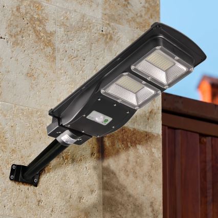 LED aurinkokenno katuvalaisin anturilla STREET 2xLED/6W/3,2V IP65 + kaukosäädin