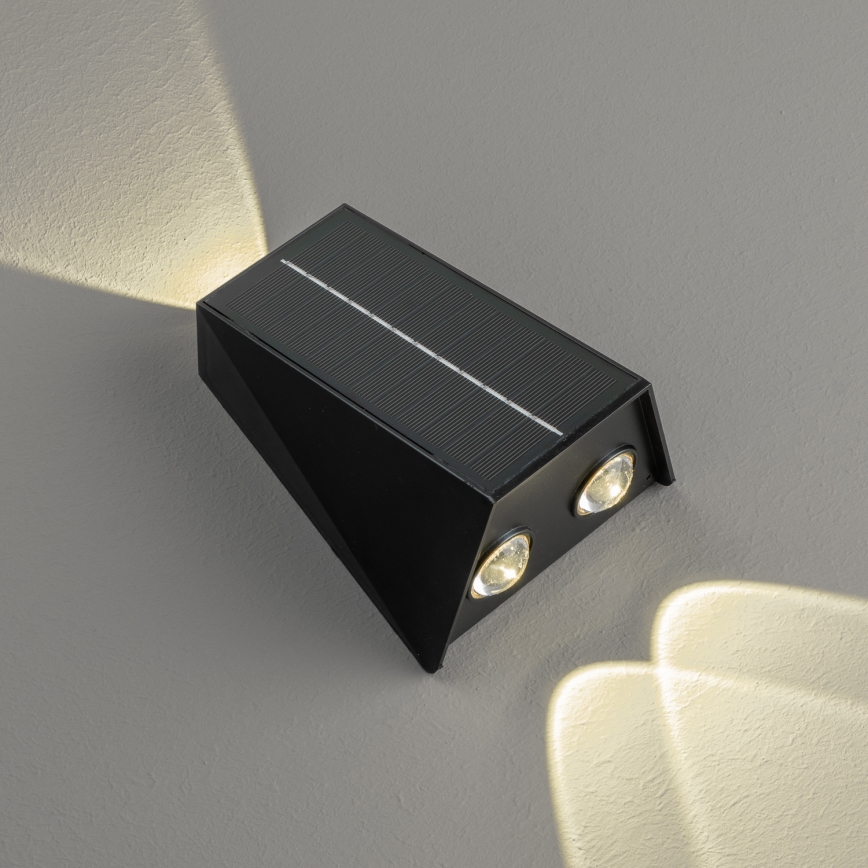 LED aurinkokenno seinävalaisin anturilla LED/2W/5V IP54