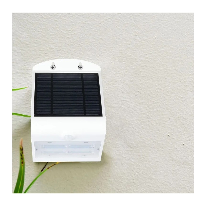 LED aurinkokenno seinävalaisin anturilla LED/3W/3,7V 3000/4000K IP65 valkoinen