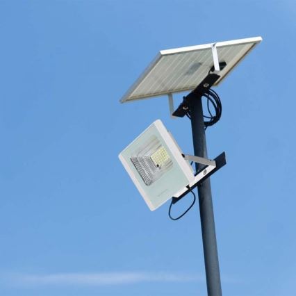 LED Aurinkokenno ulkovalonheitin LED/12W/3,2V IP65 6400K + kauko-ohjaus