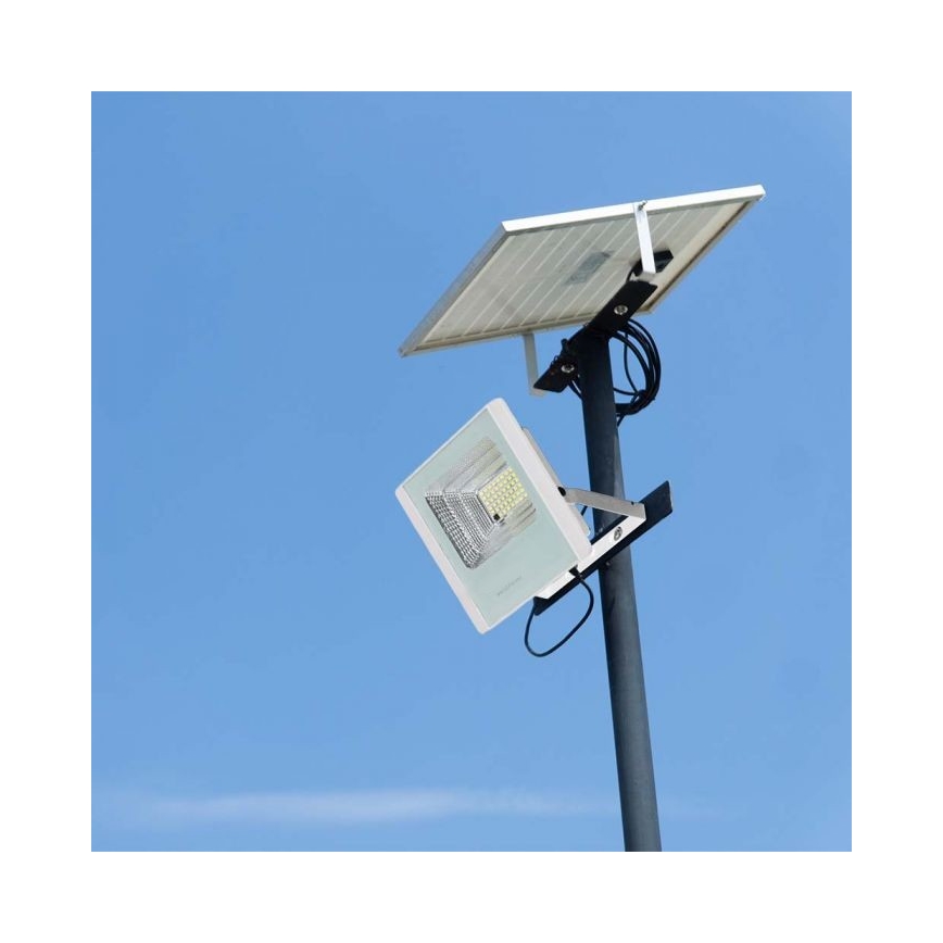 LED Aurinkokenno ulkovalonheitin LED/12W/3,2V IP65 6400K + kauko-ohjaus
