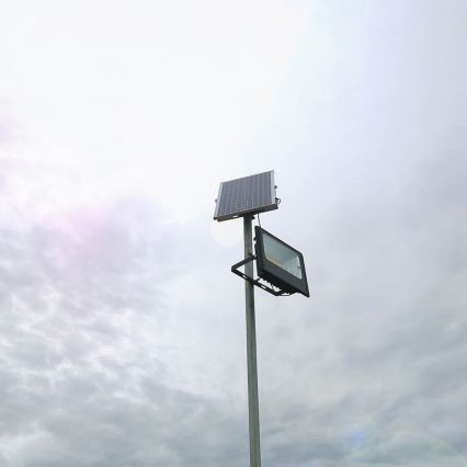 LED Aurinkokenno ulkovalonheitin LED/40W/10V IP65 6000K + kauko-ohjaus