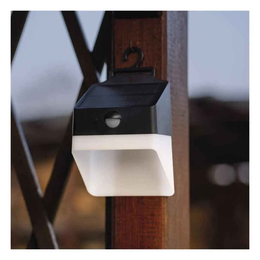LED aurinkokäyttöinen seinävalaisin sensorilla LUMI LED/3,7W IP65 musta