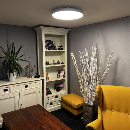 LED Himmennettävä kattovalo LED/48W/230V 2700-6500K Wi-Fi Tuya + kauko-ohjain