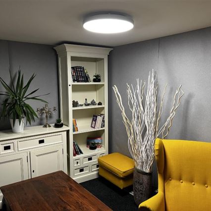 LED Himmennettävä kattovalo LED/48W/230V 2700-6500K Wi-Fi Tuya + kauko-ohjain