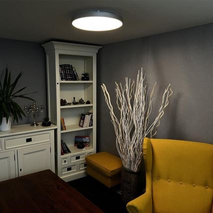 LED Himmennettävä kattovalo LED/48W/230V 2700-6500K Wi-Fi Tuya + kauko-ohjain