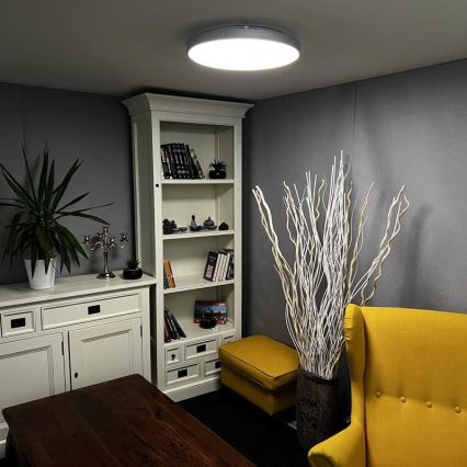 LED Himmennettävä kattovalo LED/48W/230V 2700-6500K Wi-Fi Tuya + kauko-ohjain