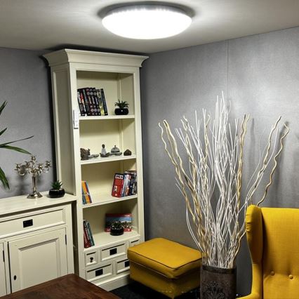 LED Himmennettävä kattovalo LED/48W/230V 2700-6500K Wi-Fi Tuya + kauko-ohjain