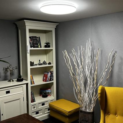 LED Himmennettävä kattovalo LED/48W/230V 2700-6500K Wi-Fi Tuya + kauko-ohjain