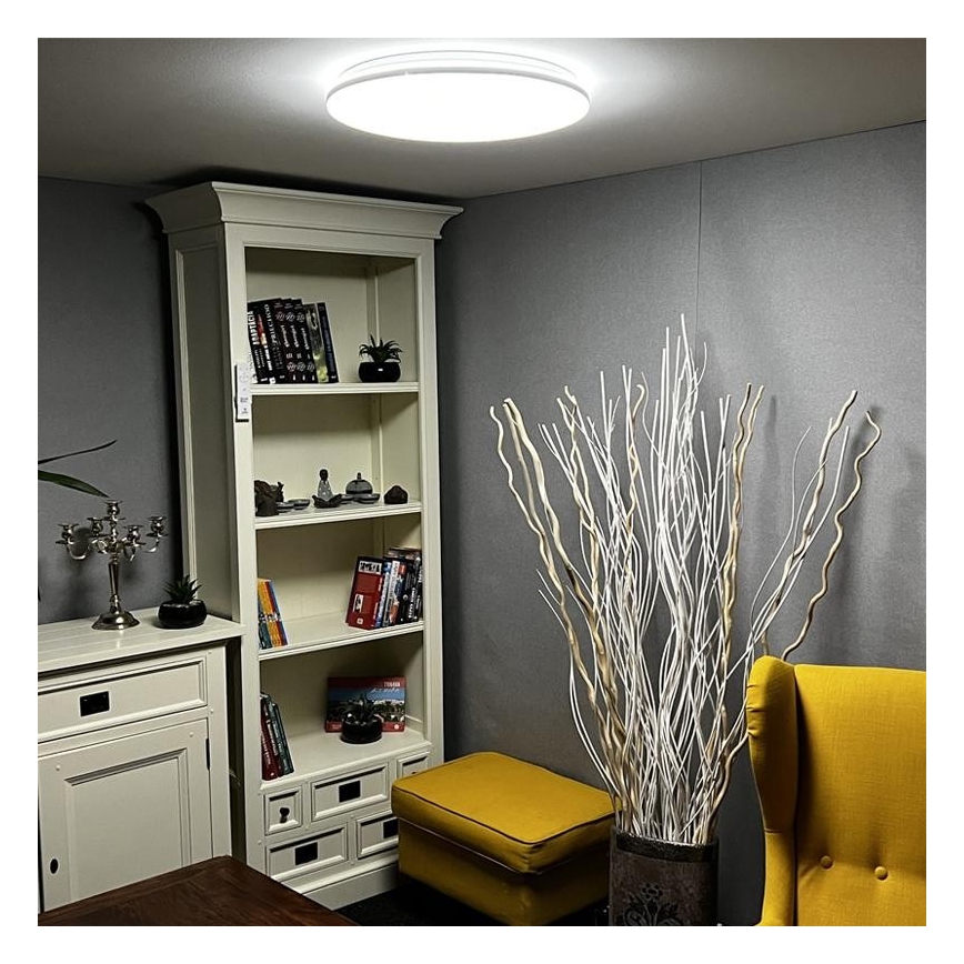 LED Himmennettävä kattovalo LED/48W/230V 2700-6500K Wi-Fi Tuya + kauko-ohjain