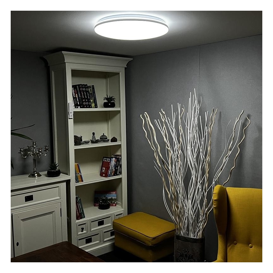 LED Himmennettävä kattovalo LED/48W/230V 2700-6500K Wi-Fi Tuya + kauko-ohjain