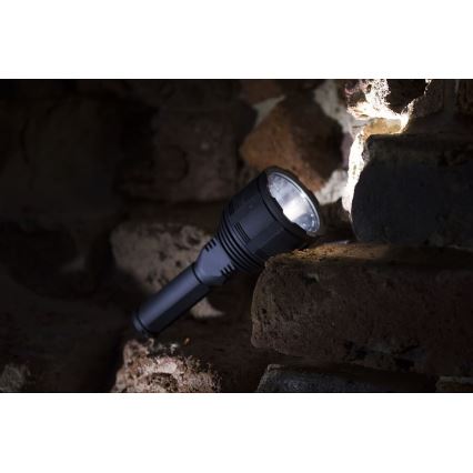 LED Himmennettävä ladattava taskulamppu LED/30W/5V IPX7 3000 kiiltävä 4200 mAh