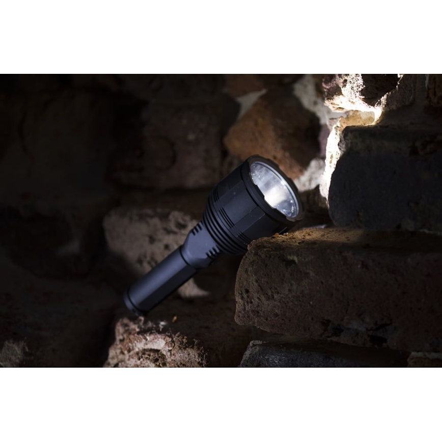 LED Himmennettävä ladattava taskulamppu LED/30W/5V IPX7 3000 kiiltävä 4200 mAh