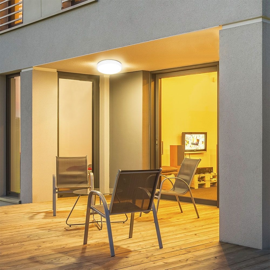 LED-kattovalaisin kylpyhuoneeseen anturilla LED/18W/230V 3000K IP44 valkoinen + kauko-ohjaus