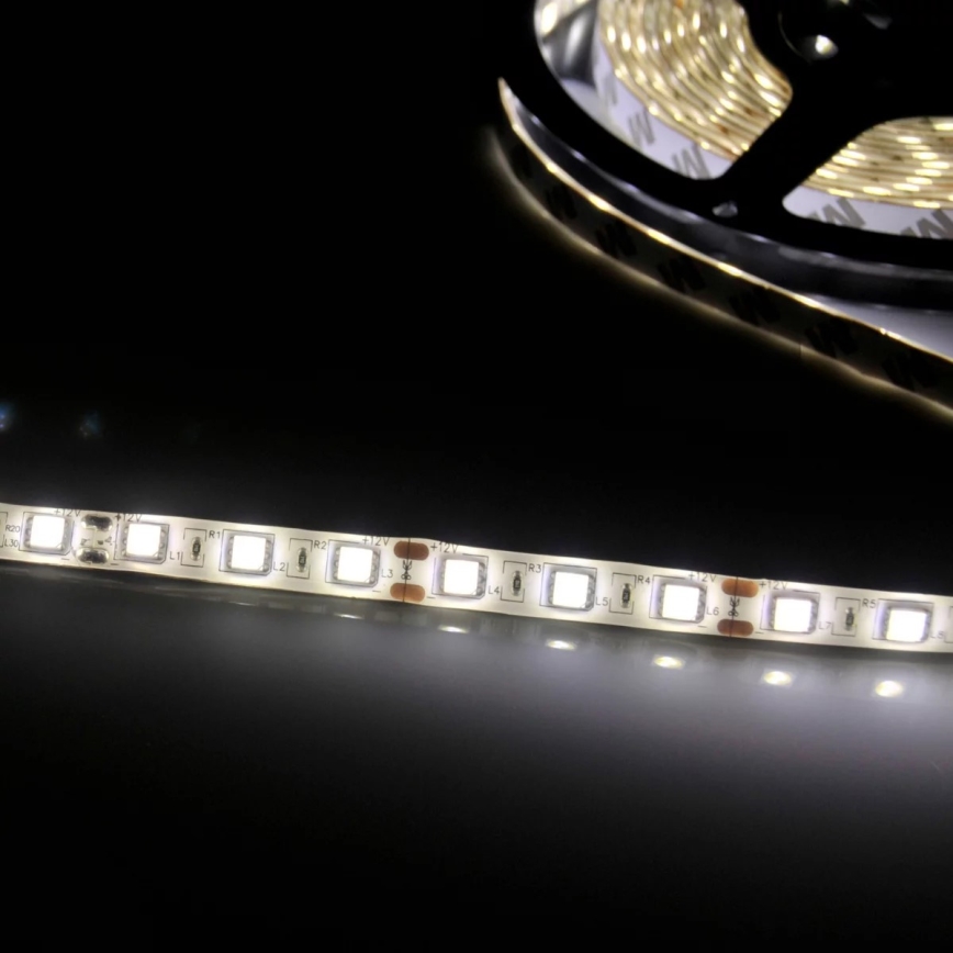 LED-nauha 5m LED/10W/12V IP20 valkoinen