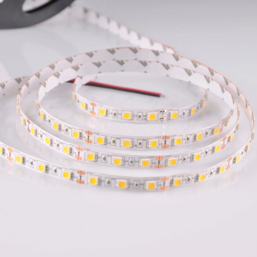 LED-nauhakylpyhuone 5m LED / 45W / 12V IP65 valkoinen