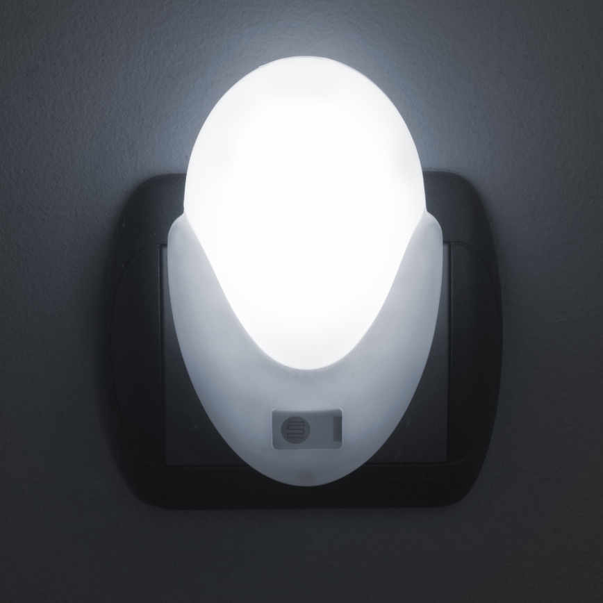 LED Pistorasia suuntavalo hämärätunnistimella LED/1W/230V