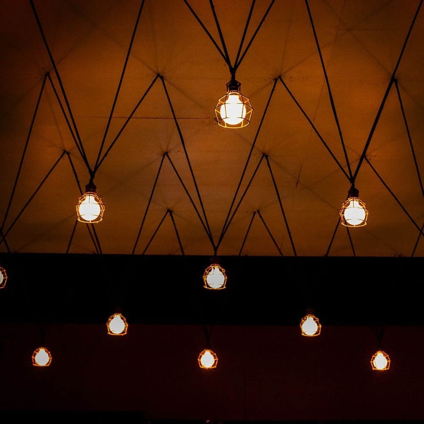 LED-polttimo FILAMENT G95 E27/6W/230V 3000K