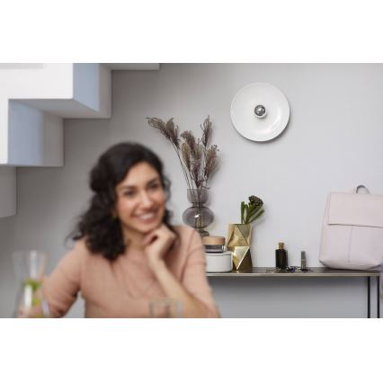 LED-polttimo pallomainen kanta Philips DECO E27/4W/230V 2700K