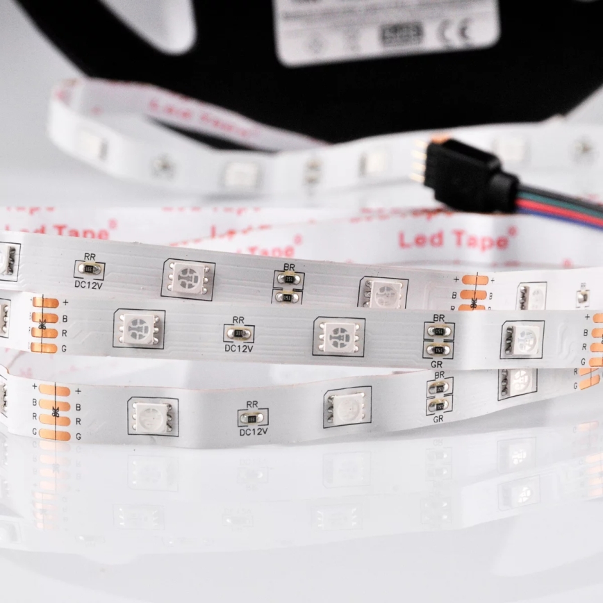 LED RGB Himmennettävä nauha 5m LED/18W/12V IP20 + kaukosäädin