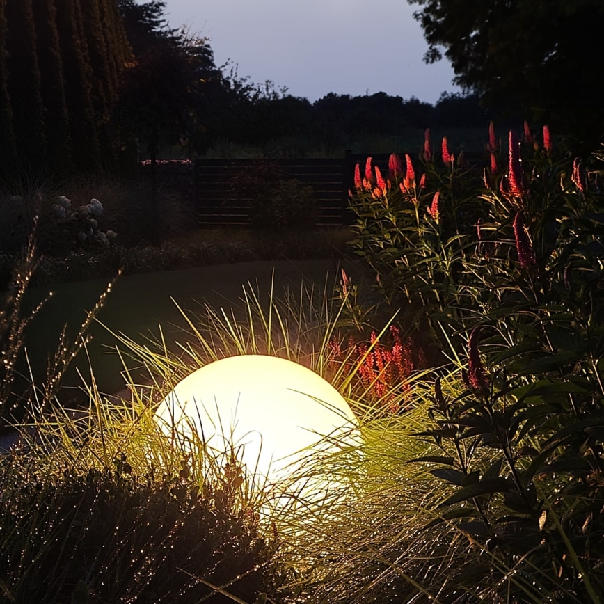 LED RGB Himmennettävä ulko lamppu GLOBO 1xE27/8,5W/230V halkaisija 40 cm IP44 + kauko-ohjaus