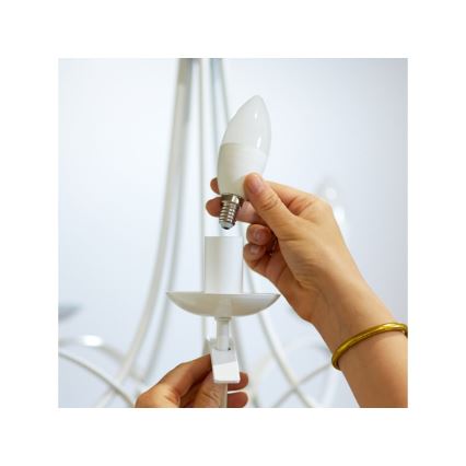 LED RGBW Himmennettävä polttimo C37 E14/4,9W/230V 2200-6500K CRI 90 Wi-Fi -WiZ