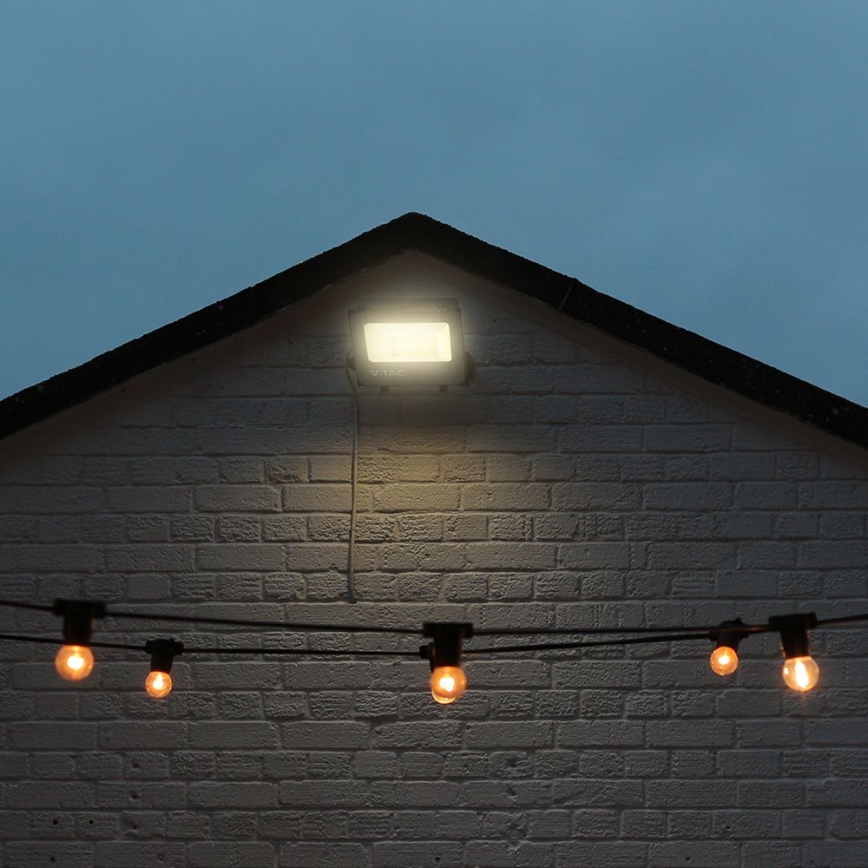 LED RGBW Himmennettävä valonheitin LED/30W/230V IP65 harmaa + kauko-ohjaus