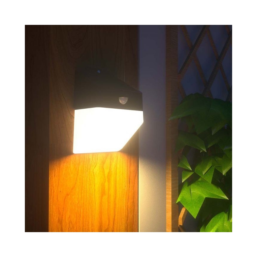 LED-seinäaurinkovalaisin anturilla LED/2W/3,7V 4000K IP65