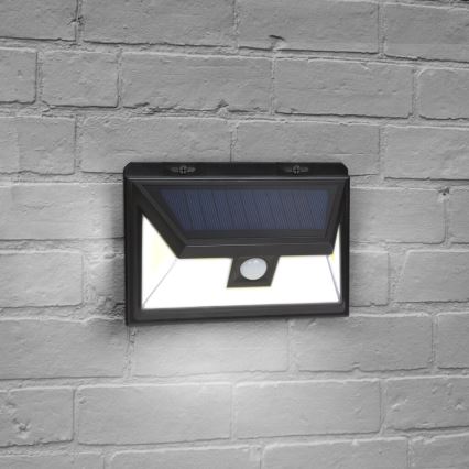 LED-seinäaurinkovalaisin anturilla LED/5W/5,5V IP65 1200 mAh