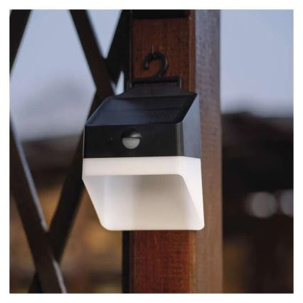 LED-seinäaurinkovalaisin anturilla LUMI LED/3,7W IP65 musta