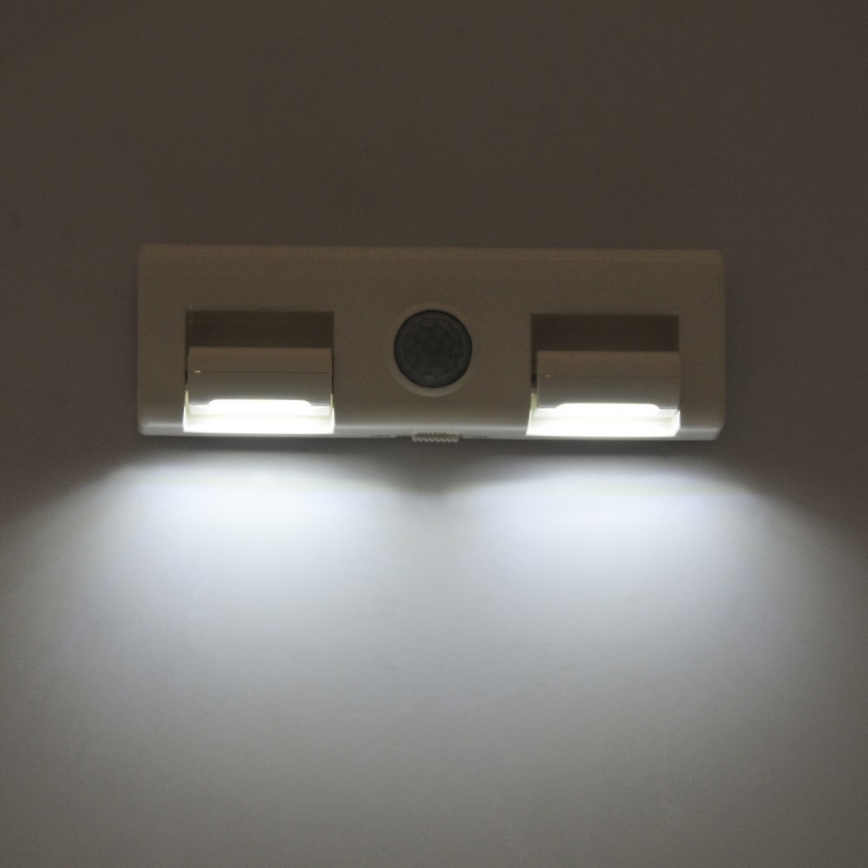 LED Seinävalaisin sensorilla LED/3xAA/4,5V