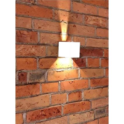 LED Ulkoseinävalaisin 2xLED/3W/230V IP54 valkoinen