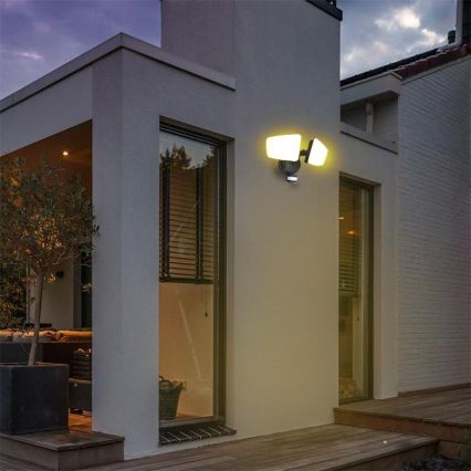 LED-ulkovalonheitin anturilla LED/24W/230V 3000/4000/6000K IP54 musta