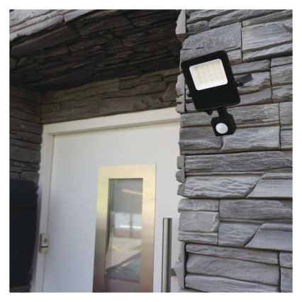 LED-valonheitin anturilla VISIO LED/10W/230V 4000K IP65