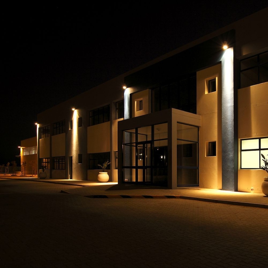 LED-valonheitin LED/20W/230V 6500K IP65 musta
