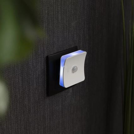 Ledvance-LED RGB suuntavalo pistorasiaan anturilla LUNETTA LED/0,3W/230V