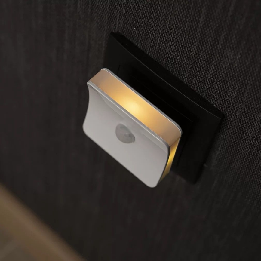 Ledvance-LED RGB suuntavalo pistorasiaan anturilla LUNETTA LED/0,3W/230V