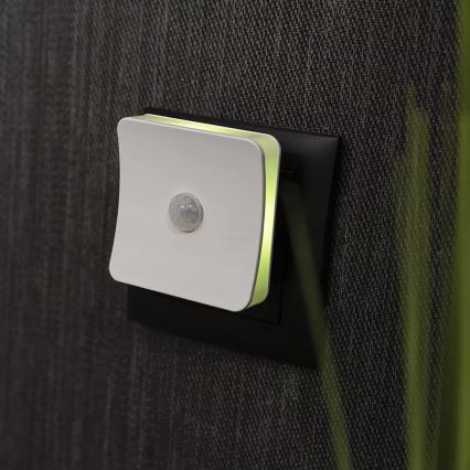 Ledvance-LED RGB suuntavalo pistorasiaan anturilla LUNETTA LED/0,3W/230V