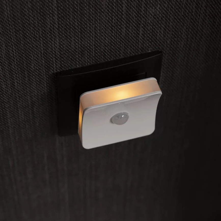 Ledvance-LED RGB suuntavalo pistorasiaan anturilla LUNETTA LED/0,3W/230V
