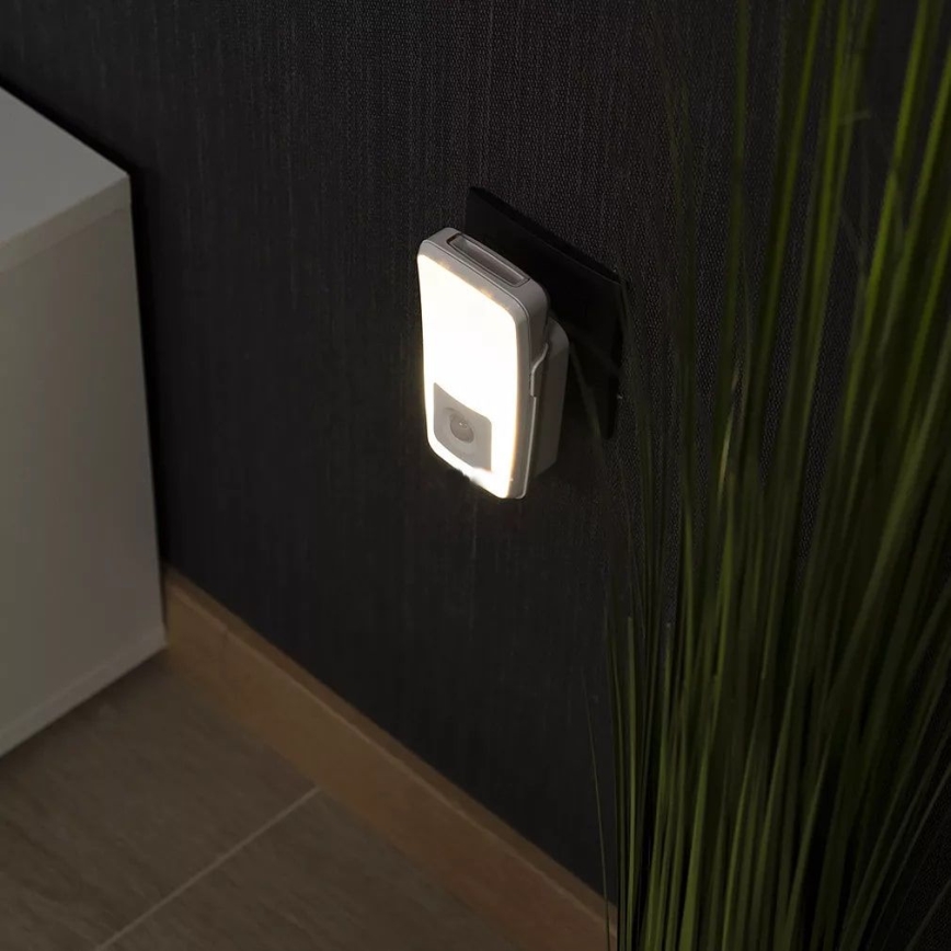 Ledvance - LED Suuntapistorasiavalo sensorilla LUNETTA LED/2W/230V