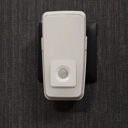 Ledvance - LED Suuntapistorasiavalo sensorilla LUNETTA LED/2W/230V