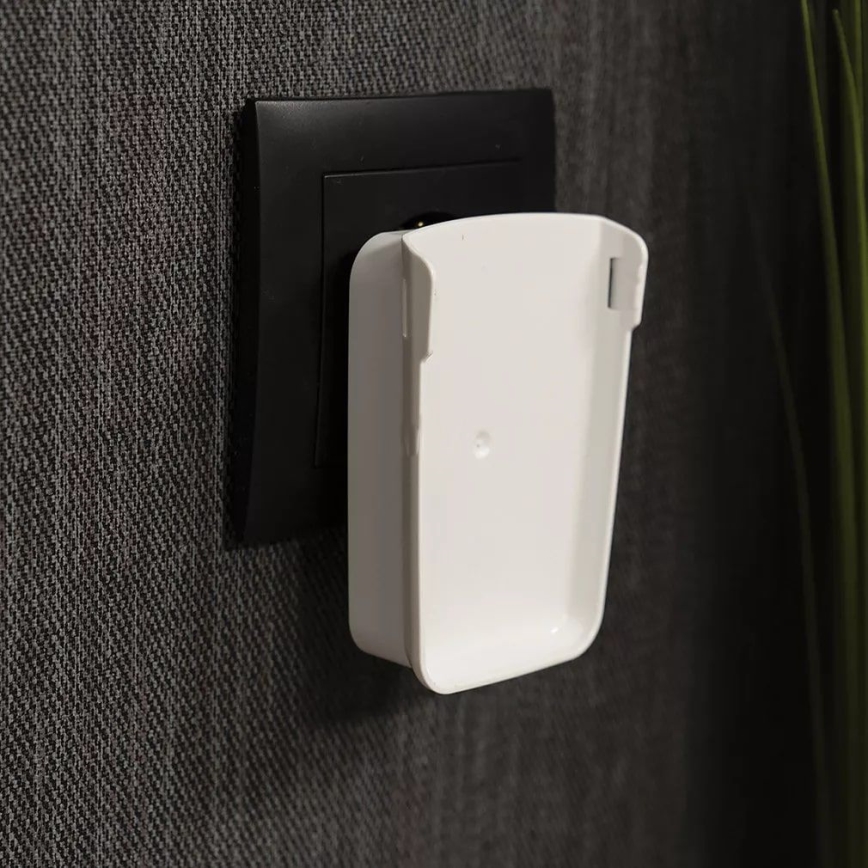 Ledvance - LED Suuntapistorasiavalo sensorilla LUNETTA LED/2W/230V