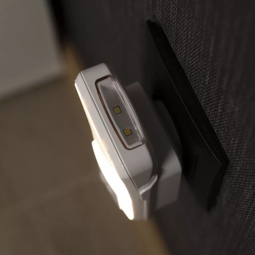 Ledvance - LED Suuntapistorasiavalo sensorilla LUNETTA LED/2W/230V