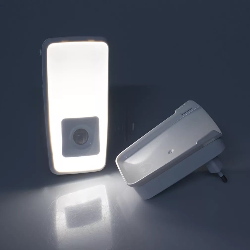 Ledvance - LED Suuntapistorasiavalo sensorilla LUNETTA LED/2W/230V