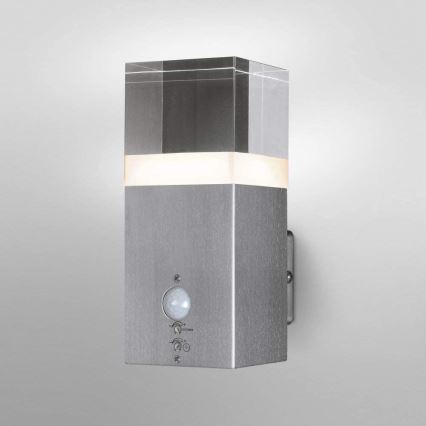 Ledvance - LED-ulkoseinävalaisin anturilla CRYSTAL 1xLED / 5W / 230V IP44